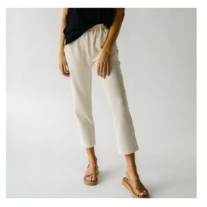 Leia & Co Elora Tapered Pants Cream Size Small